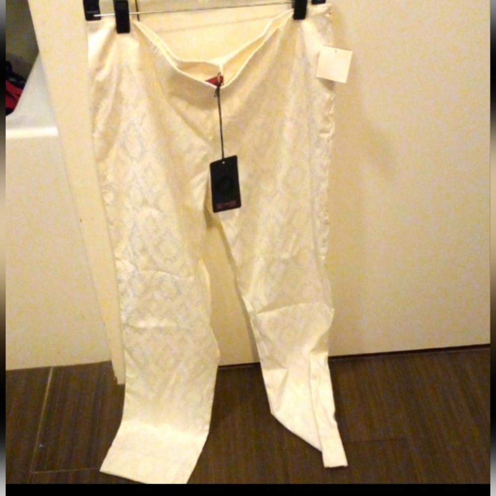 Save the Queen brand new pants unique design